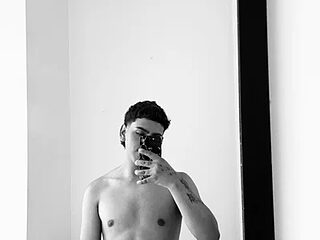 Noah__hot18 live webcam thumbnail