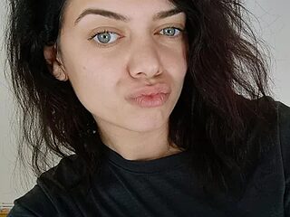 Noraa_me live webcam thumbnail
