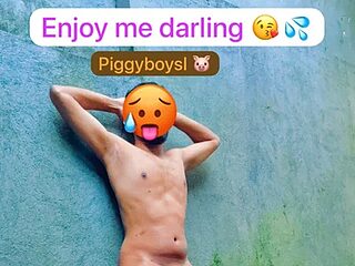 Notykolla123 live webcam thumbnail