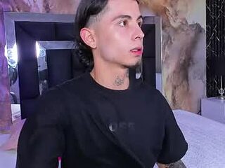 noah_and_chloe live webcam thumbnail