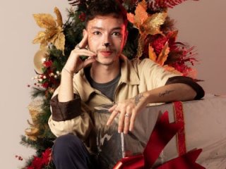 noah_ricci live webcam thumbnail