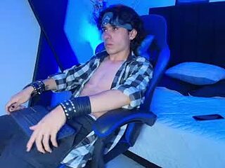 noah_starks live webcam thumbnail