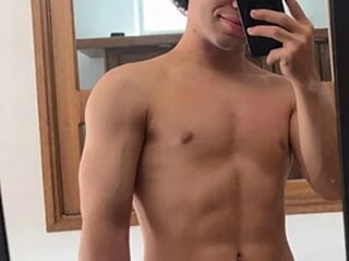 noahwalker_ live webcam thumbnail