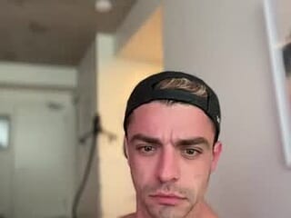 nocturnalbois live webcam thumbnail