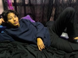 noemi__khalifa live webcam thumbnail