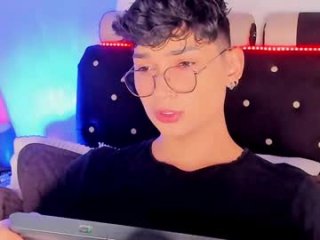 nut_foxx live webcam thumbnail