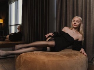 Nyx_Blonde live webcam thumbnail