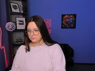 nymiraa live webcam thumbnail