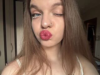 Oh_lora live webcam thumbnail