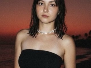 ohmyElly live webcam thumbnail