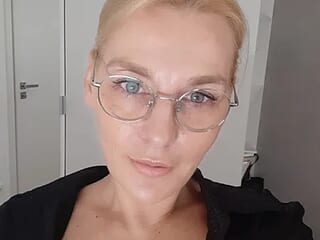 oilullaby live webcam thumbnail