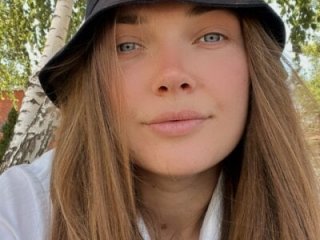 Olivia_shine live webcam thumbnail