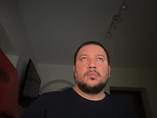 oliver841119 live webcam thumbnail