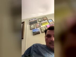 oliverclothesoff1211 live webcam thumbnail