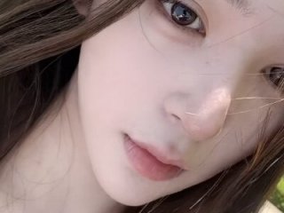 Onecutelittle live webcam thumbnail