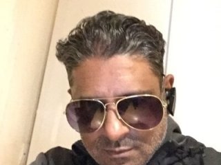 OnlineBossUK live webcam thumbnail