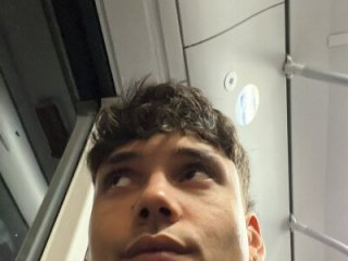 OnlyTyroone live webcam thumbnail