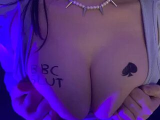 oopsie_boobsie live webcam thumbnail