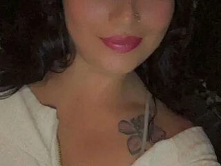 OrianaMarquez live webcam thumbnail