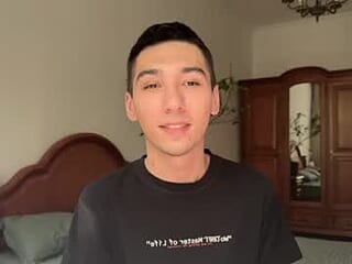 overoma live webcam thumbnail