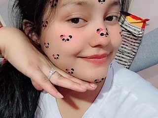 Pavitra_Sharma live webcam thumbnail