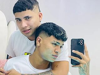 party_duo_playboy live webcam thumbnail