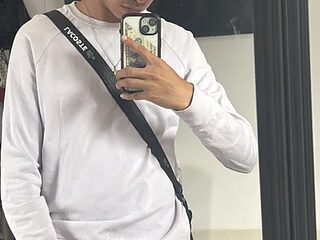 paulhot11 live webcam thumbnail