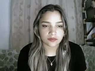 paulina_x_x live webcam thumbnail