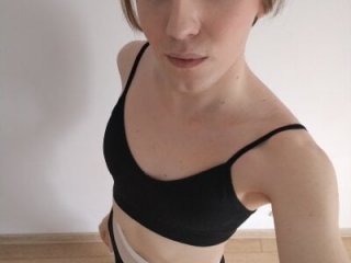 pauline_dollts live webcam thumbnail