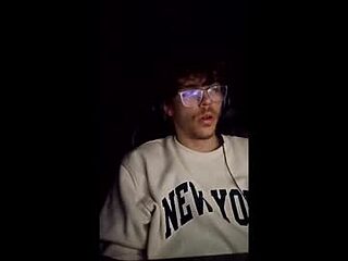 pay992646 live webcam thumbnail