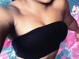 Peluchita_girl live webcam thumbnail