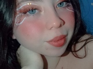 PetiteIvoryQueen19 live webcam thumbnail