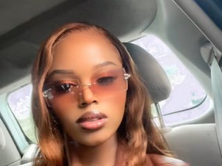 peeky_pinky live webcam thumbnail