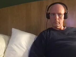 person3337 live webcam thumbnail