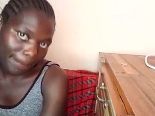 petite_hoteness live webcam thumbnail