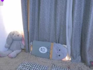 petite_paola live webcam thumbnail