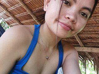 petitegirl123 live webcam thumbnail