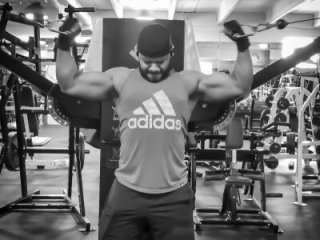 Piercedmuscle80 live webcam thumbnail