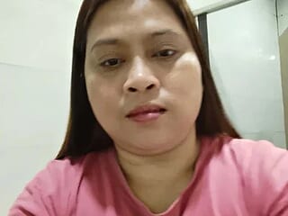 Pinayhotmom26 live webcam thumbnail