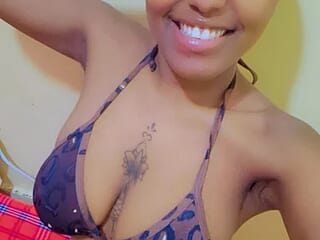 PinkTwinie live webcam thumbnail