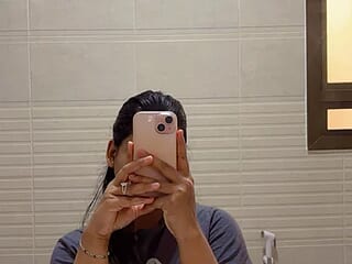 Pinky-07 live webcam thumbnail