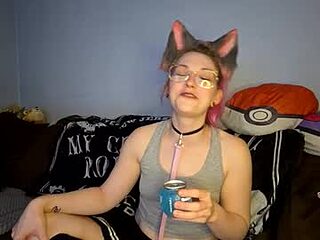 pinkitten live webcam thumbnail