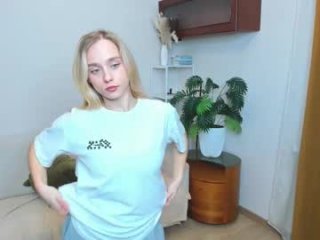 pinkyskyy live webcam thumbnail