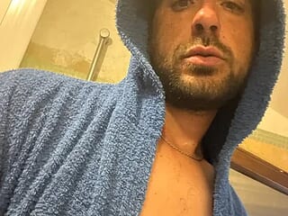 pisellonedoro26 live webcam thumbnail