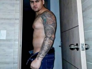pitbullveryhot live webcam thumbnail