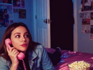 PlayfulElla live webcam thumbnail