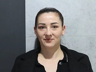 Playful_Issa live webcam thumbnail