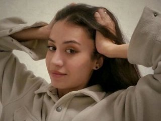 Playful_Lia live webcam thumbnail