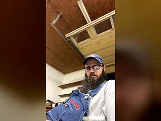 plasticsporks live webcam thumbnail