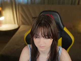 playhard054_official live webcam thumbnail